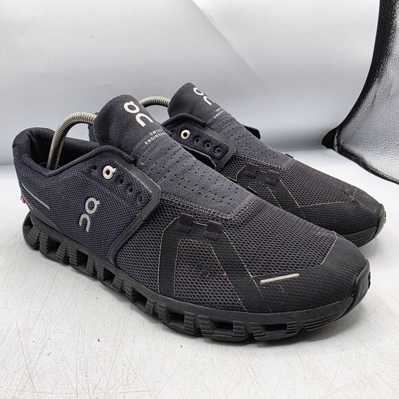 On Running Cloud 5 Mens 10.5 Black Athletic Shoes Walking Outdoors Lightweight - Picture 1 of 14